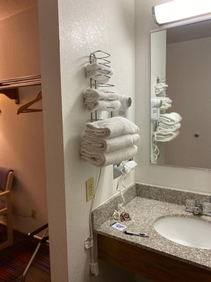 Americas Best Value Inn Champaign Kültér fotó