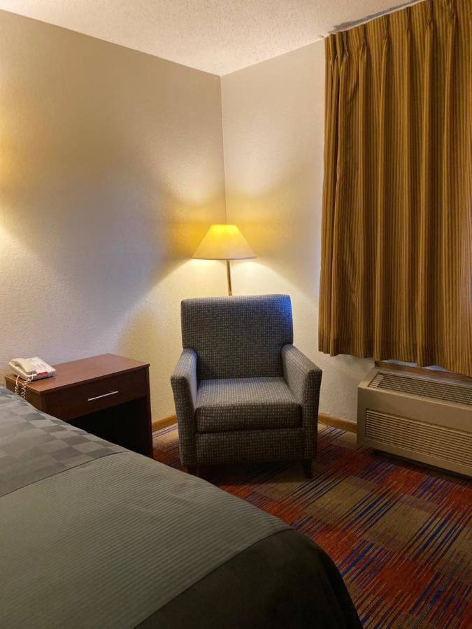 Americas Best Value Inn Champaign Kültér fotó