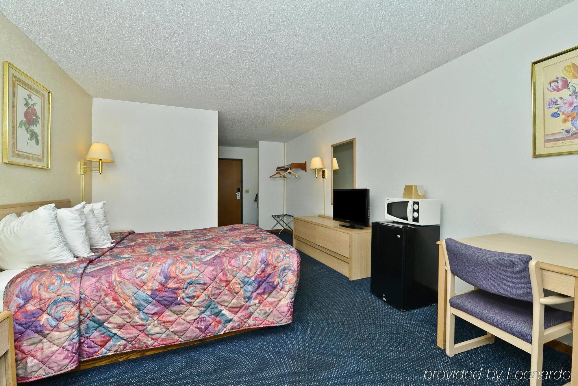 Americas Best Value Inn Champaign Kültér fotó