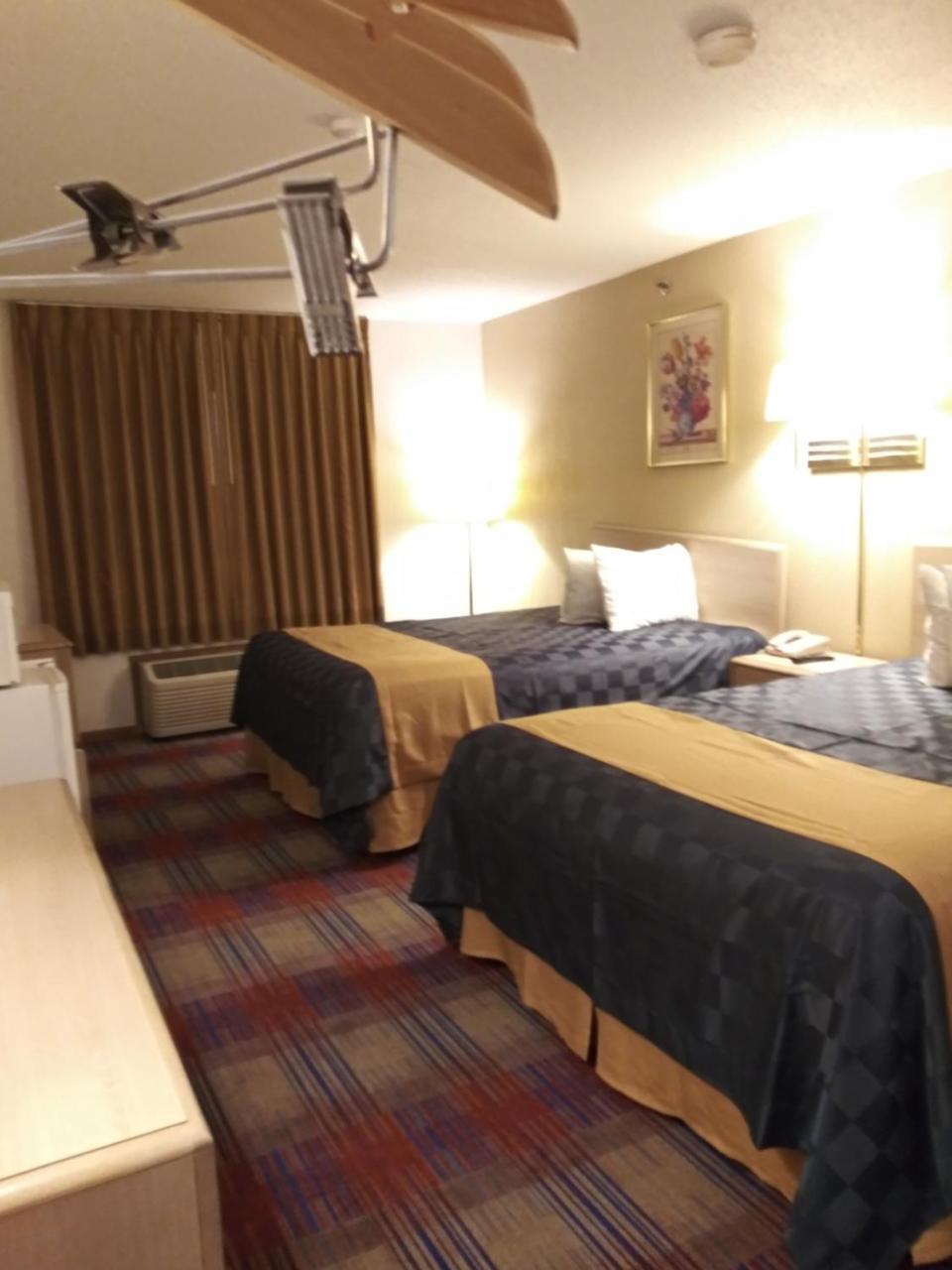 Americas Best Value Inn Champaign Kültér fotó